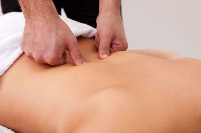 Masaż leczniczy - sposób na pozbycie się bólu pleców w okolicy łopatek